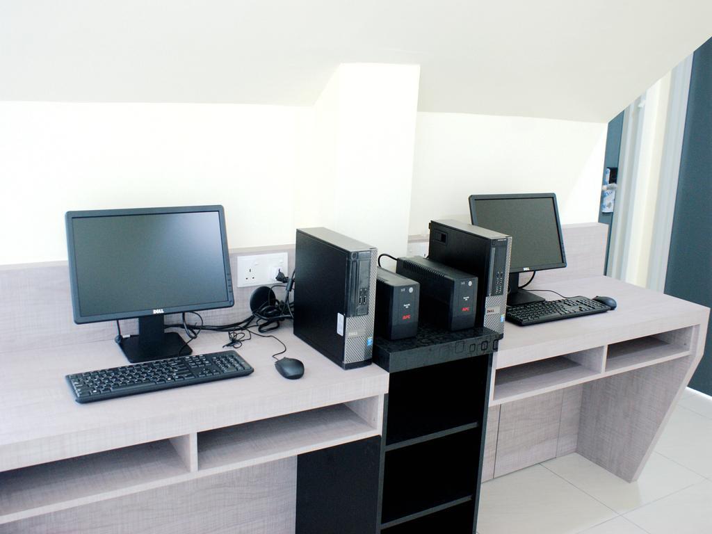 Rg Grand Hotel Batu Pahat Exterior photo